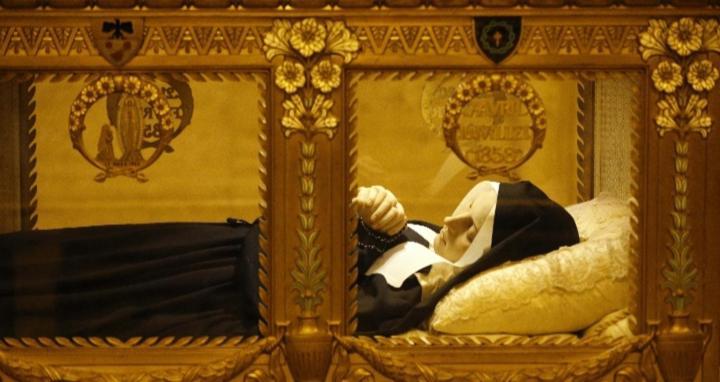 La Maison Rose 2 Chambres Avec Lit Pour 2 Personnes Et 2 Salles De Bains Nevers Zewnętrze zdjęcie